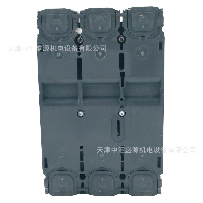 LV429632 (4).jpg