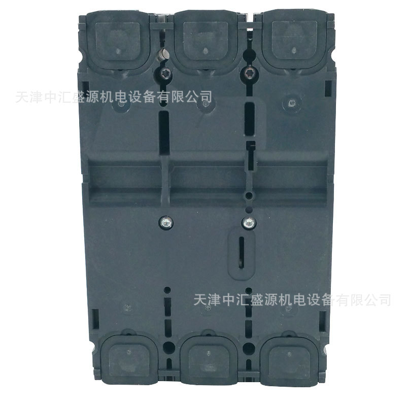 LV429843 (4).jpg