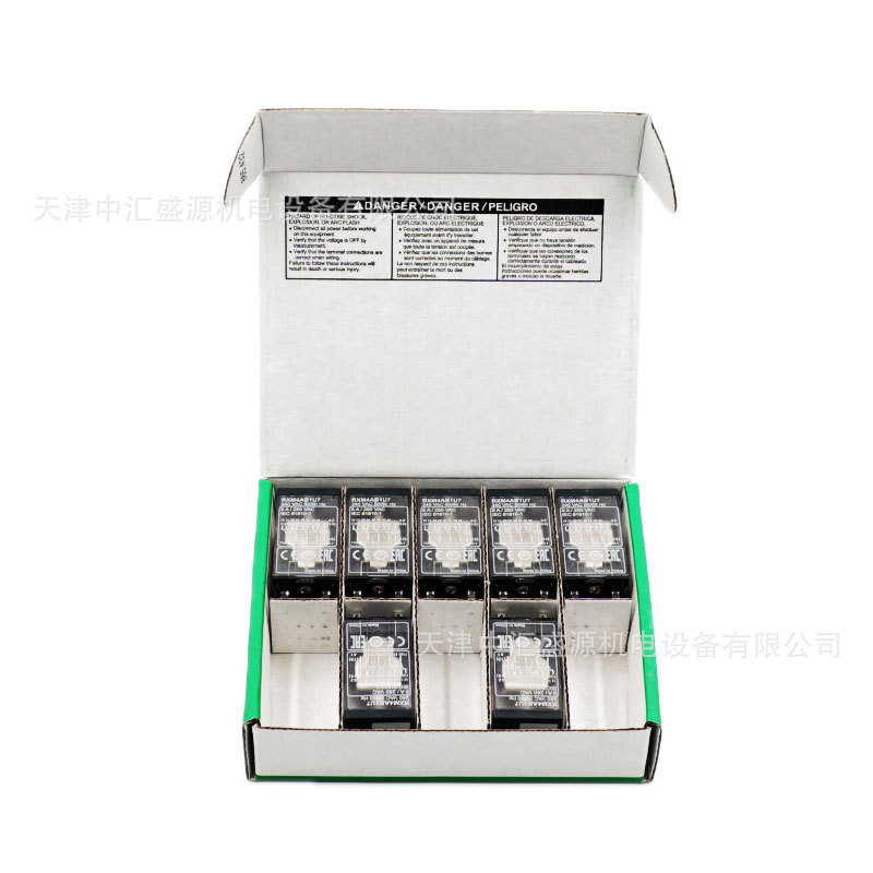RXM4AB1U7-2.jpg